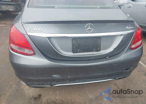 2017 Mercedes-Benz C 300 4Matic z USA, uszkodzony, nr VIN 55SWF4KB6HU191966